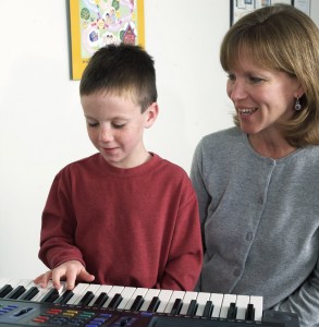 YMES_Boy_and_mom
